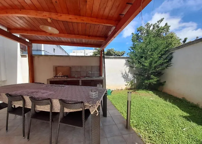 Guest house Casa Laura 3*